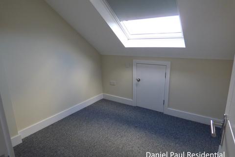 2 bedroom flat to rent, Creffield Road