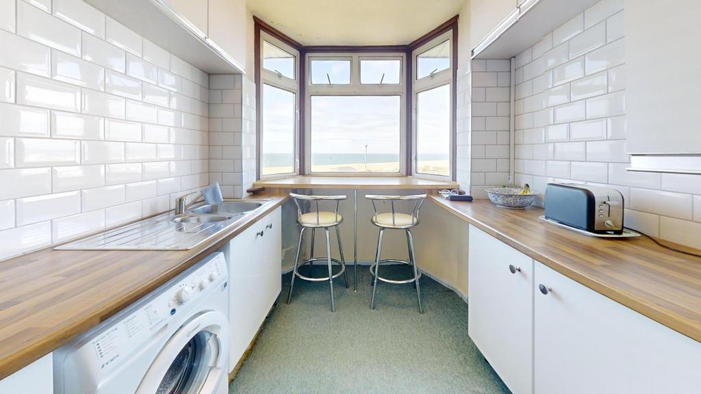6-Castle-Road-Upper-Floor-Kitchen