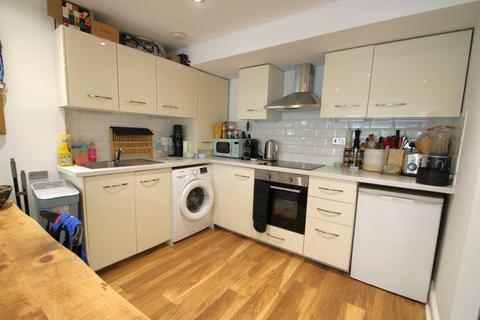 1 bedroom apartment to rent, Hermon Hill, London