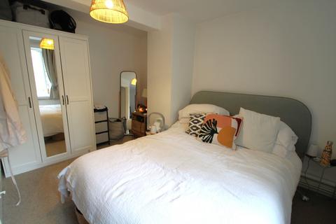 1 bedroom apartment to rent, Hermon Hill, London