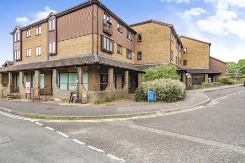 2 bedroom flat for sale, Kingfisher Drive, Guildford GU4
