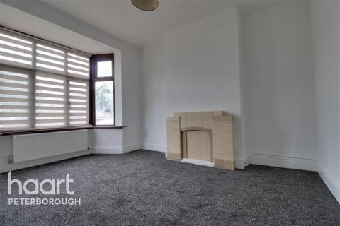 3 bedroom semi-detached house to rent, Grange Road