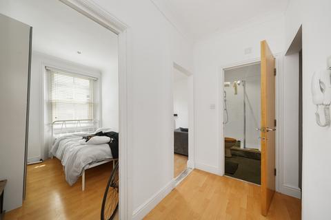 2 bedroom flat to rent, Kingsland High Street, London E8