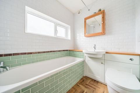 26 Springfield Oval, Witney, OX28 6EG
