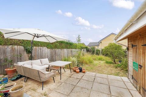 26 Springfield Oval, Witney, OX28 6EG