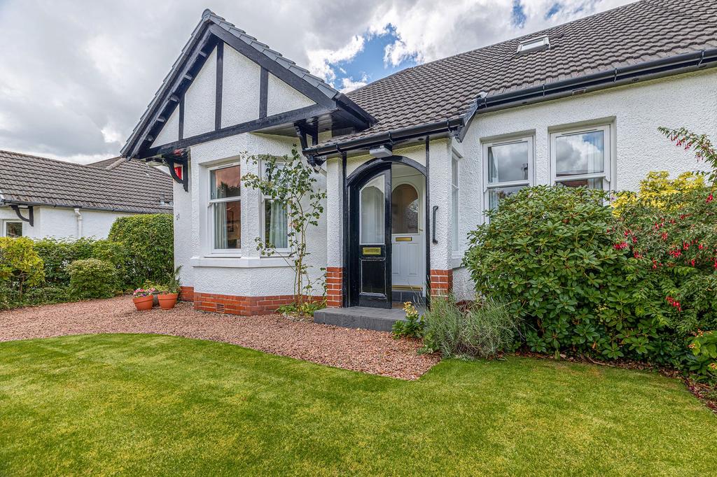 Craigmillar Avenue, Milngavie 3 bed semidetached house for sale £495,000