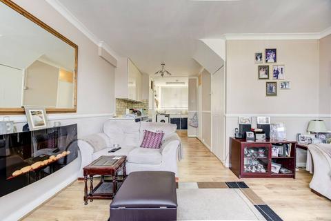 3 bedroom flat to rent, Clem Attlee Court, Fulham, London, SW6