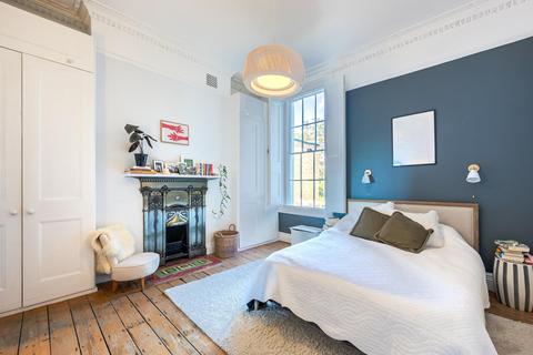 3 bedroom flat to rent, Larkhall Rise, London SW4