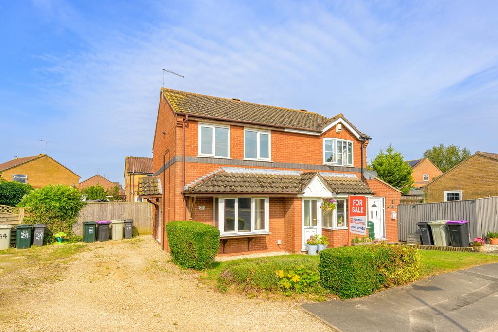 College Park, Horncastle, LN9 2 bed semi-detached house for sale - £155,000