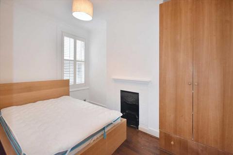 2 bedroom flat to rent, Bollo Lane, London