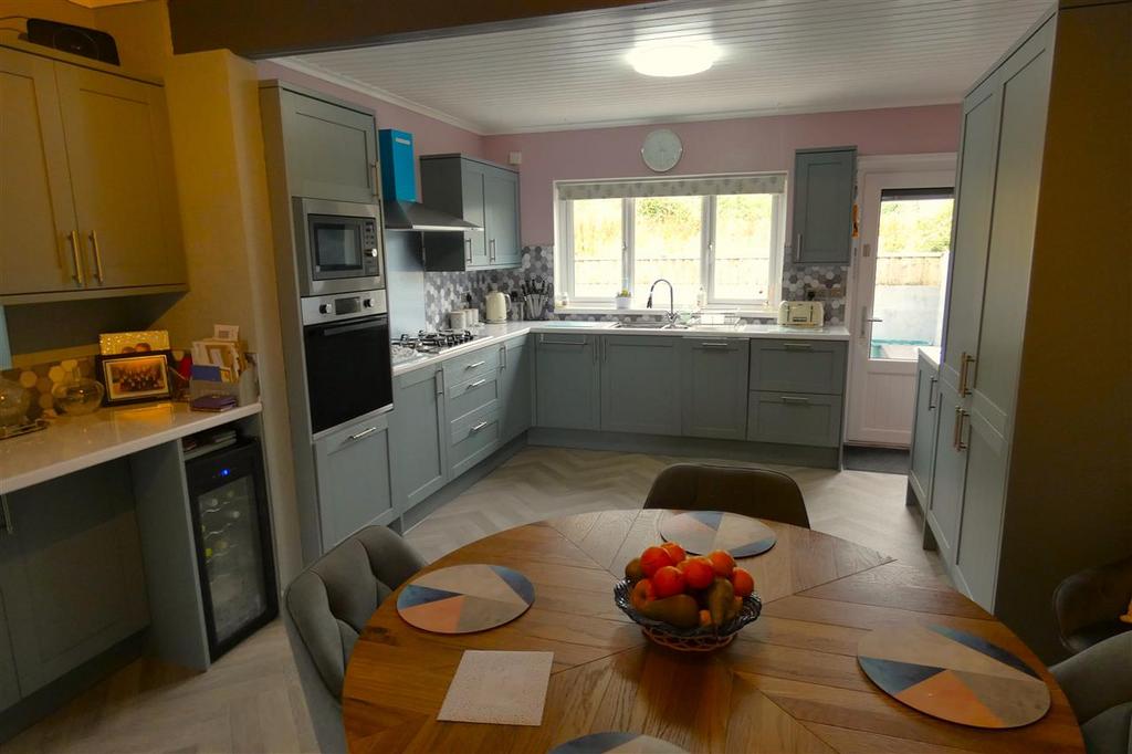 Kitchen / Diner