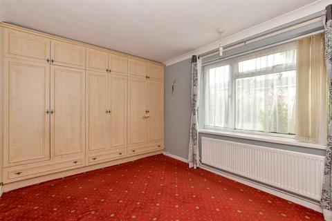 2 bedroom ground floor flat for sale, Long Gages, Basildon, Essex