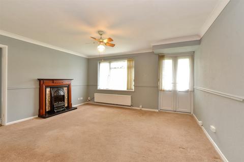 2 bedroom ground floor flat for sale, Long Gages, Basildon, Essex