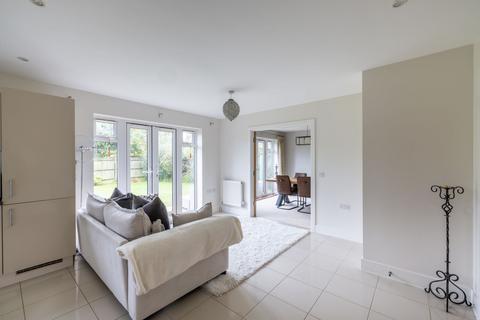 19 Birch Grove, Felbridge, East Grinstead, RH19 2TS