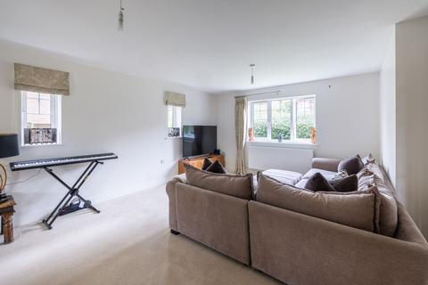 19 Birch Grove, Felbridge, East Grinstead, RH19 2TS