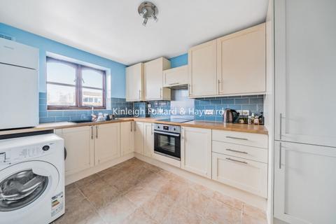 2 bedroom apartment to rent, Avenue Road London W3