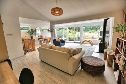 53 Blakelow Road, Macclesfield, SK11 7ED