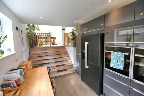 53 Blakelow Road, Macclesfield, SK11 7ED