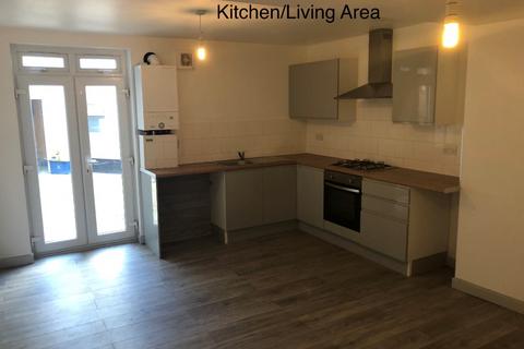 2 bedroom flat to rent, Hill Street, Stoke-On-Trent ST4