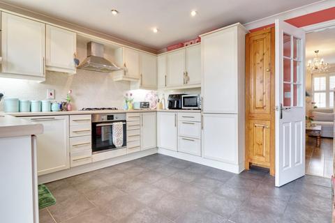 4 bedroom end of terrace house for sale, Sun Street, Sawbridgeworth, CM21