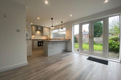 64 Fold Green, Chadderton, Oldham, OL9 9DX