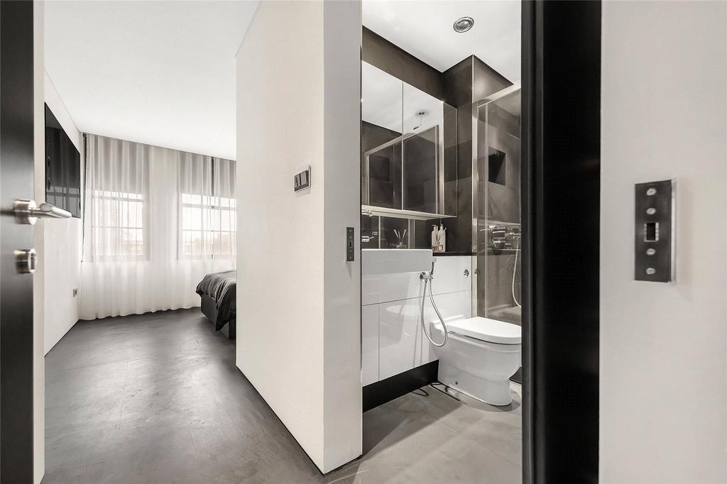 Bedroom/En Suite