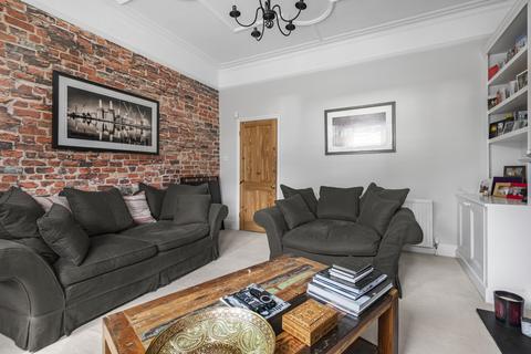 2 bedroom maisonette for sale, Foxbourne Road, Balham, London, SW17