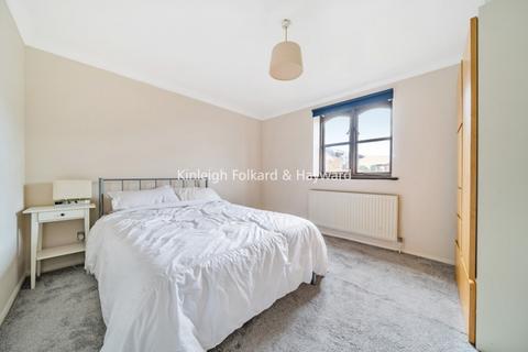 2 bedroom apartment to rent, Avenue Road London W3