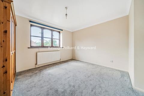 2 bedroom apartment to rent, Avenue Road London W3