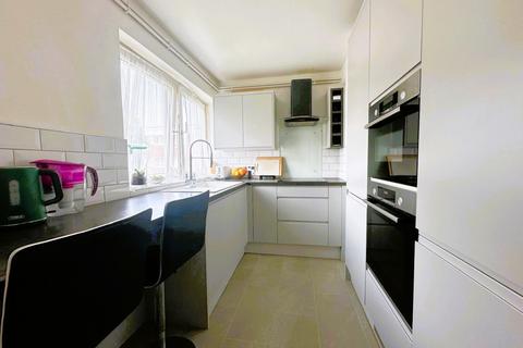 2 bedroom flat for sale, Arden Street, Gillingham,