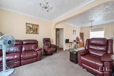 12 Ardleigh Close, Hornchurch, RM11 2SS