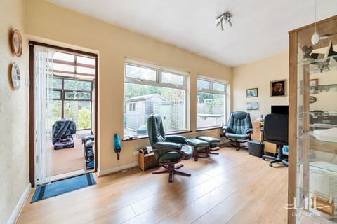12 Ardleigh Close, Hornchurch, RM11 2SS