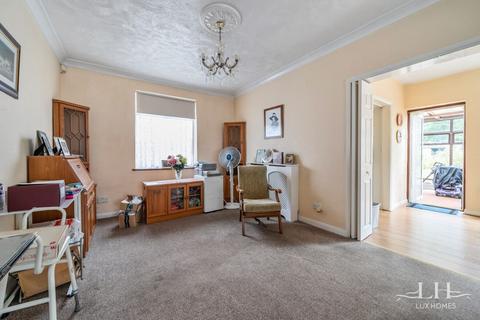 12 Ardleigh Close, Hornchurch, RM11 2SS