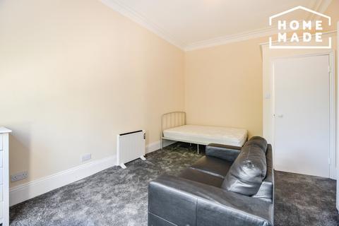 Studio to rent, Clifton Gardens Warwick Avenue W9