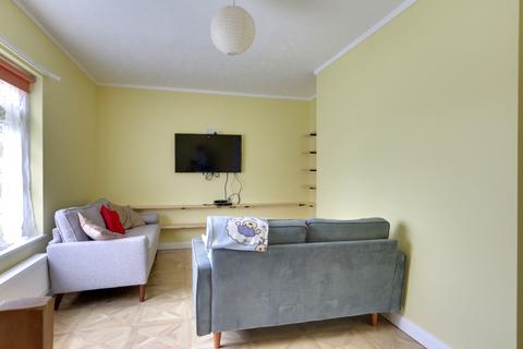 2 bedroom flat to rent, Lindsey Avenue, Holgate, York, YO26