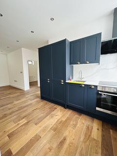 2 bedroom flat to rent, St. Ann's Road, London N15