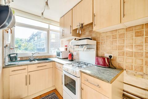 2 bedroom terraced house for sale, Hill View Court, Woking, GU22