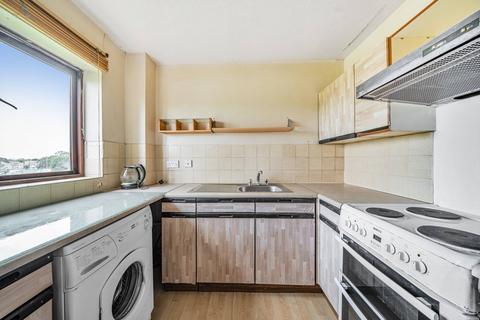2 bedroom flat for sale, Perivale Lane, Ealing, Greenford, UB6