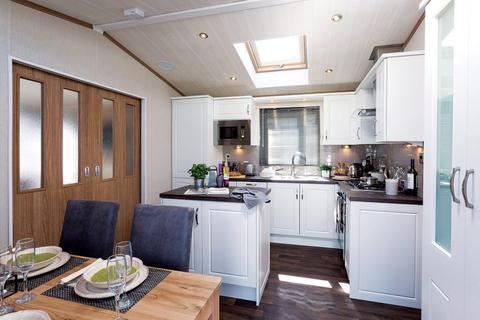 2 bedroom lodge for sale, Trelay Holiday Park