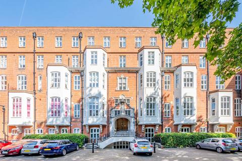 3 bedroom flat for sale, Cormont Road, Camberwell, London, SE5
