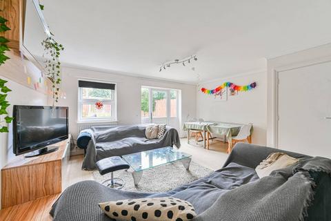 4 bedroom house for sale, China Mews, Brixton Hill, London, SW2