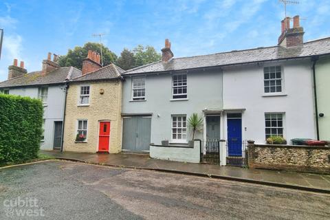 3 bedroom terraced house to rent, Franklin Place Chichester PO19