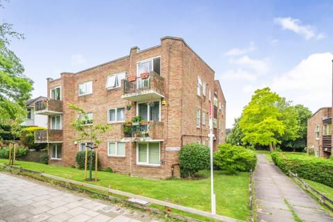 2 bedroom apartment to rent, Woodfield Avenue London SW16