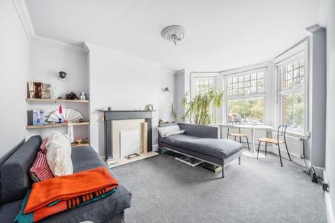 2 bedroom flat to rent, Hanover Park Peckham SE15