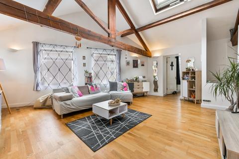 1 Barrow Walk, Brentford, TW8 0RA