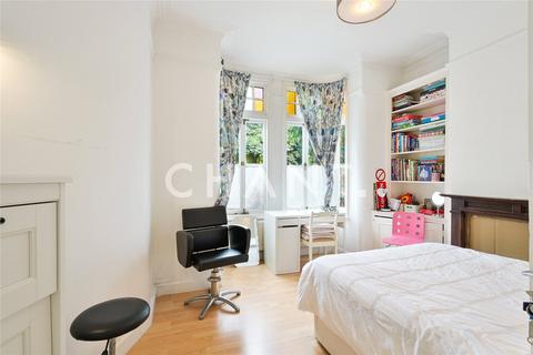 3 bedroom apartment to rent, Victor Villas, Chiswick, W4