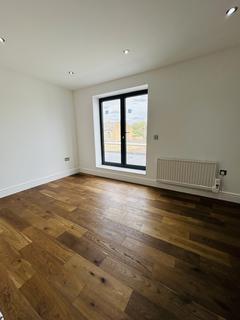 Studio to rent, St. Ann's Road, London N15