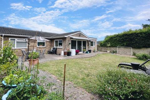 4 bedroom bungalow for sale, Spinney Close, St Leonards, BH24 2RB