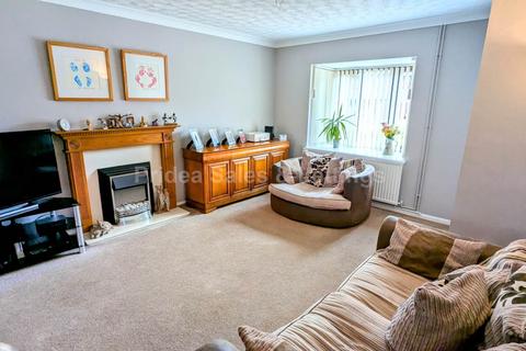 3 bedroom semi-detached house for sale, Goxhill Close, Lincoln