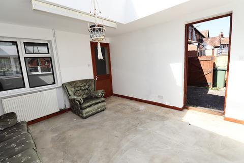 16 Middle Leigh, Street, BA16 0LB